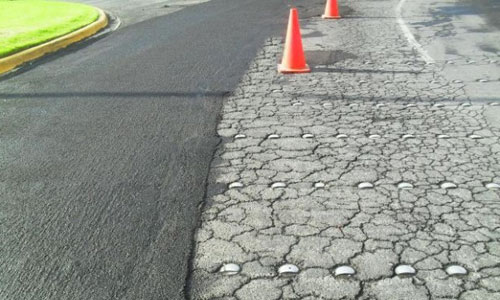 Carpeta en proceso de sellado